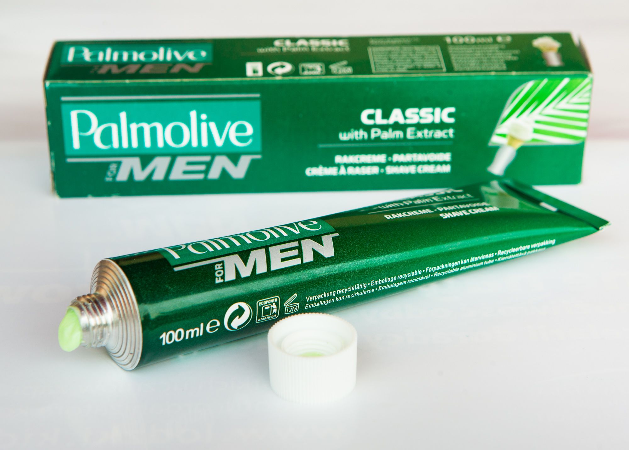 Opakowanie kremu do golenia Palmolive Classic Shave Cream