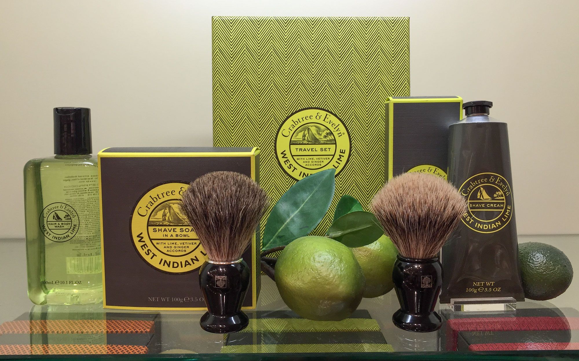Ekspozycja linii zapachowej West Indian Lime w sklepie Crabtree&Evelyn w sklepie firmowym w Columbus Circle (Nowy Jork)